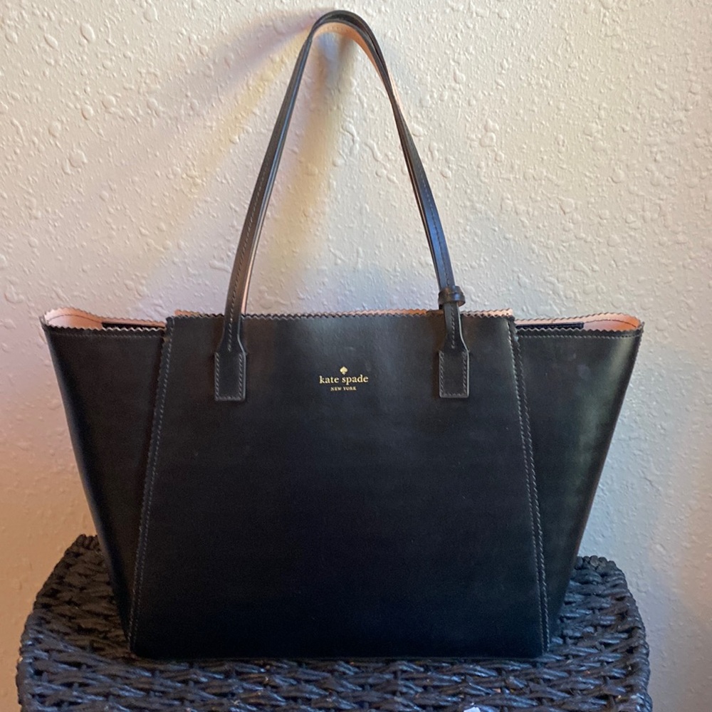 Kate Spade ♠️ purse. Black with pink interior. Excellent condition.